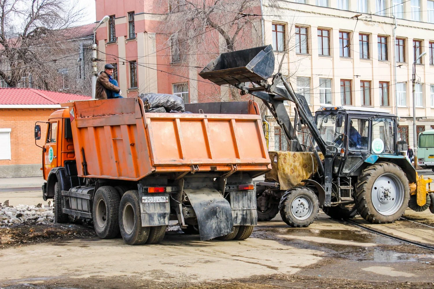 Вывоз мусора Камазом в Переславле-Залесском – аренда и заказ Камаза 10 тонн от 2439 руб. в ПроМусор
