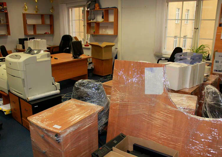 Вывоз старой офисной мебели в Переславле-Залесском в октябре