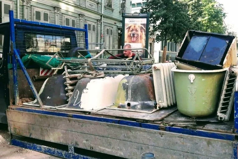 Вывоз старой сантехники в Переславле-Залесском от ПроМусор: быстро, недорого от 571 руб., утилизация и грузчики
