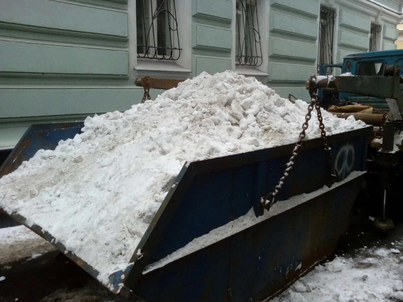 Вывоз снега контейнерами в Переславле-Залесском в октябре